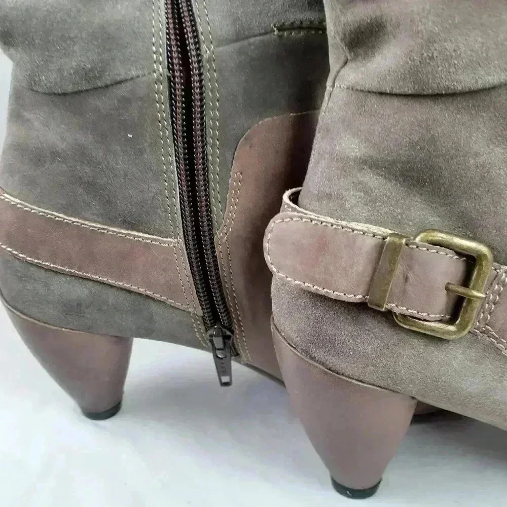 Sachelle- Eclipse Boots Size 7M